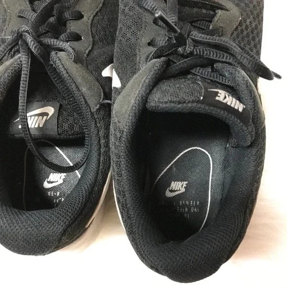 Nike woman’s black shoes size 8 - Picture 6 of 9